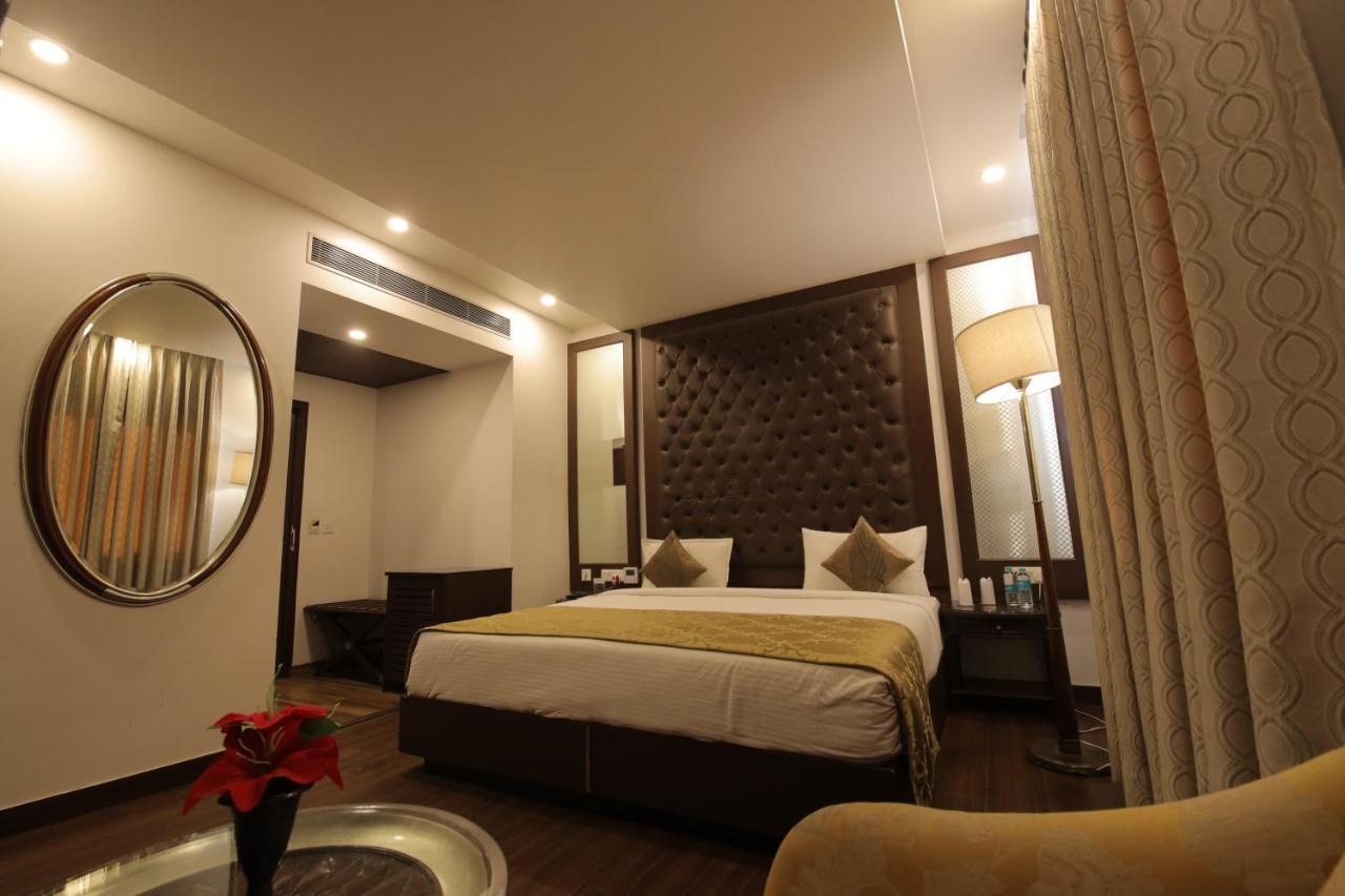 Airport Hotel Bollywood Paradise Нью-Делі Екстер'єр фото