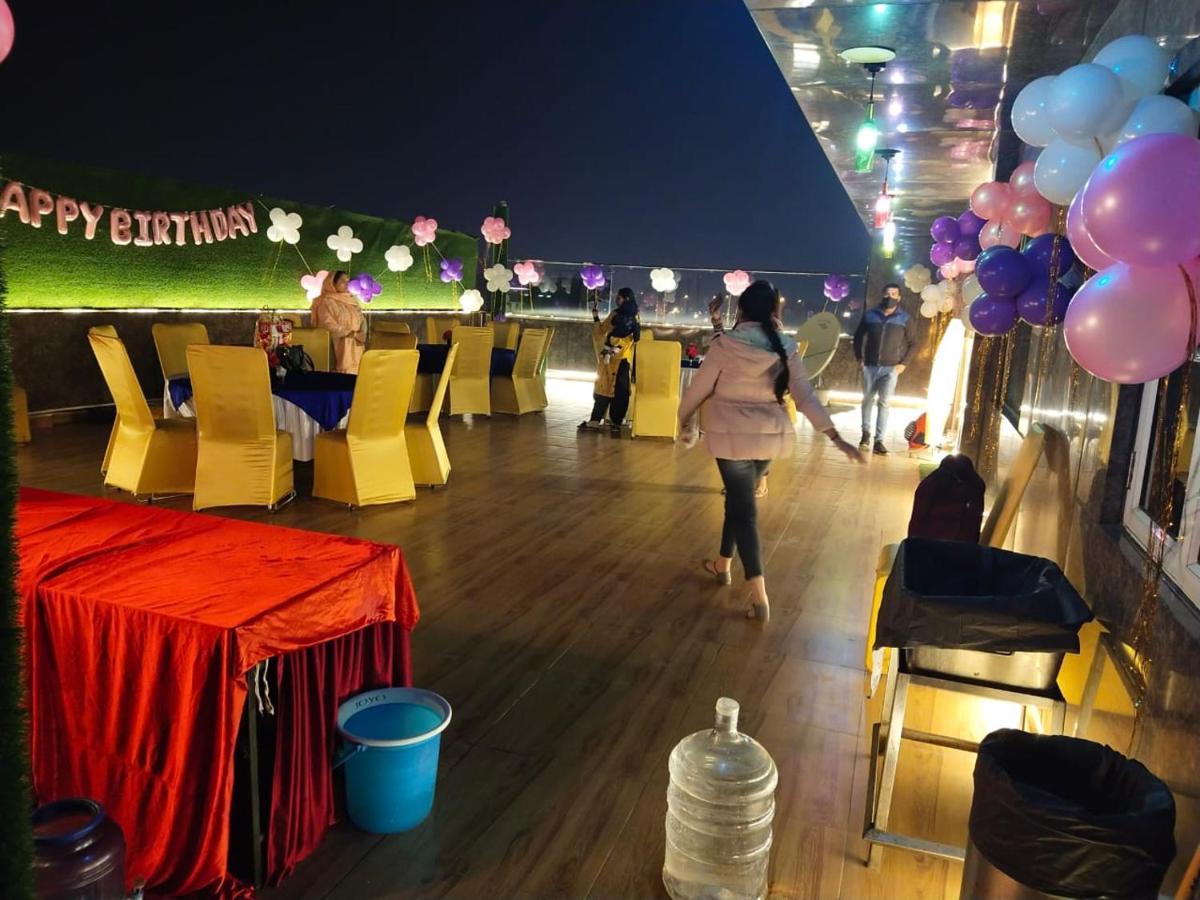Airport Hotel Bollywood Paradise Нью-Делі Екстер'єр фото