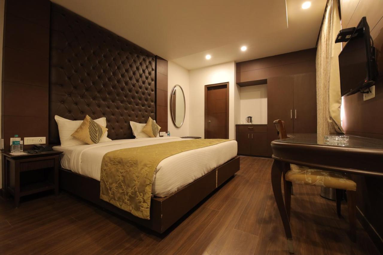 Airport Hotel Bollywood Paradise Нью-Делі Екстер'єр фото