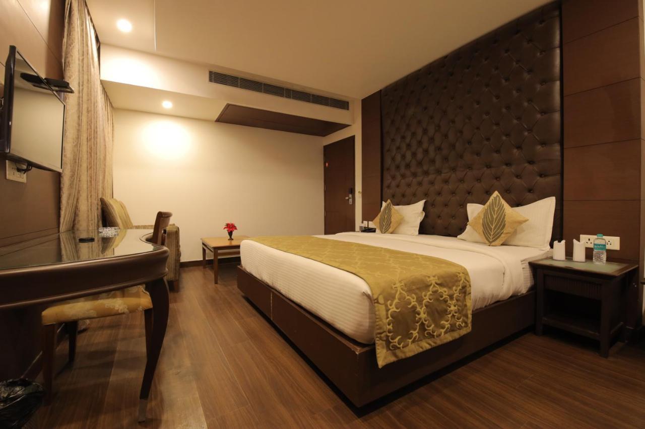 Airport Hotel Bollywood Paradise Нью-Делі Екстер'єр фото