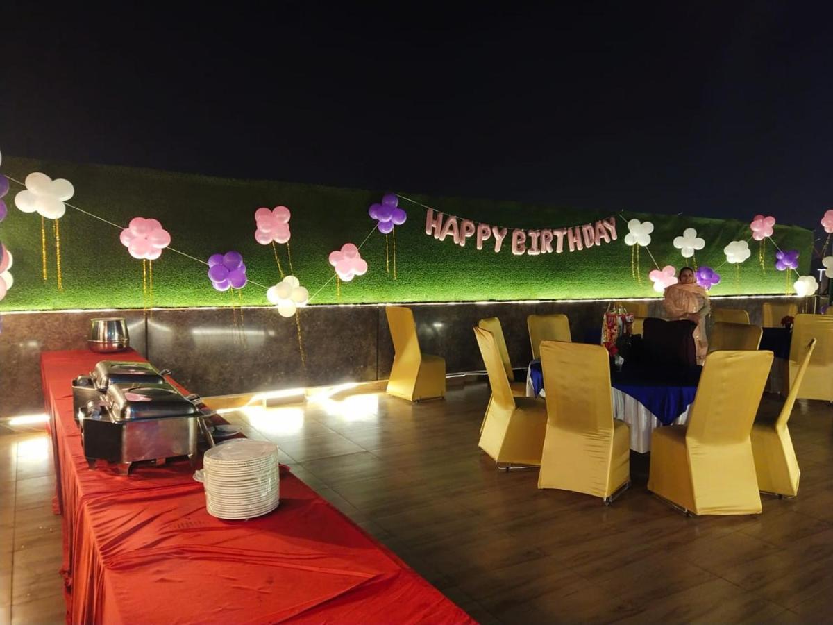 Airport Hotel Bollywood Paradise Нью-Делі Екстер'єр фото